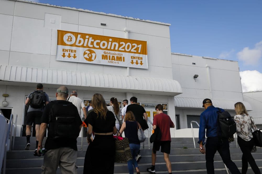 Bitcoin 2021 đang có nguy cơ trở thành sự kiện "siêu lây nhiễm" Covid-19