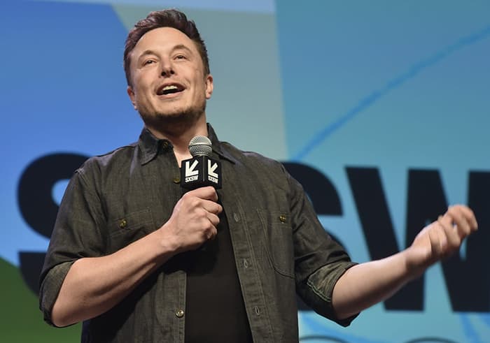 Elon Musk has conflicting posts about Bitcoin - Photo: Getty Images
