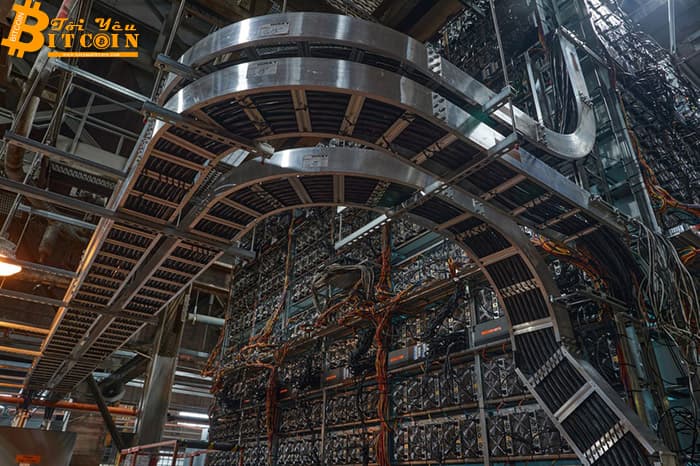 Heat from Bitcoin mining pool heats up a dreamy lake in New York