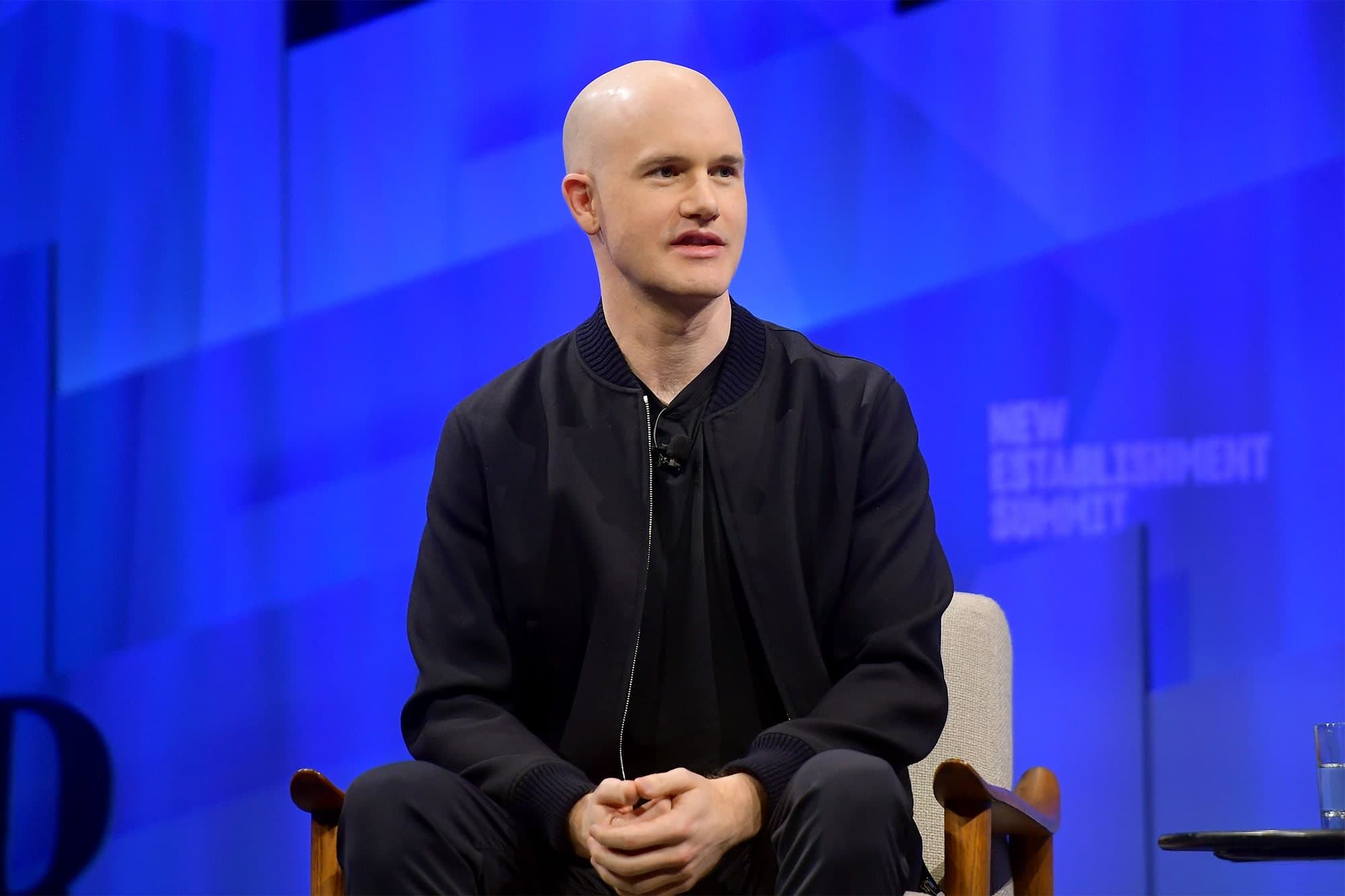 Coinbase spoke to reassure the community, stating that it has no contact with the FTX exchange and the FTT token