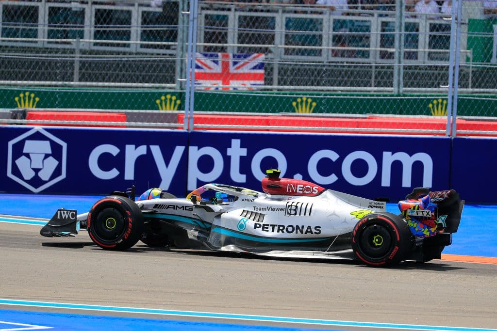 Cryptocurrency company advertising is gradually disappearing from the F1 race
