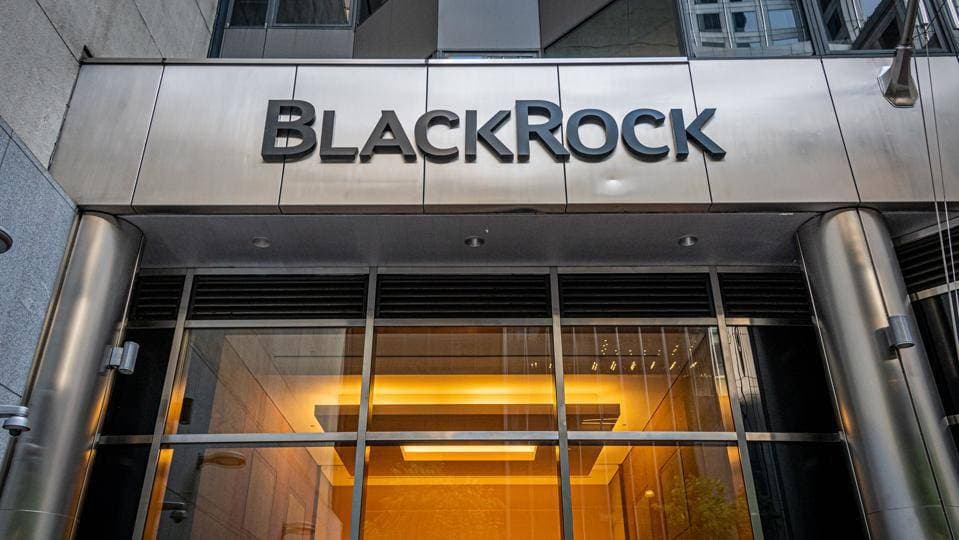 Bitcoin 'Virtual Pump' to $30,000 Due to Fake News SEC Approves BlackRock's Bitcoin Spot ETF Proposal